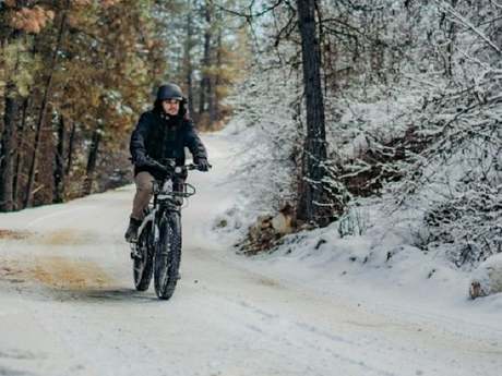 How An Electric Fat Tire Bike Handles Wet Winter Potholes And Deep Snow
