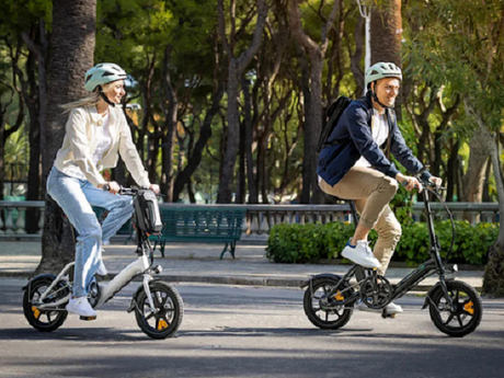 Small and Mighty: Top Mini e Bikes for Adults and Teens