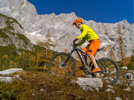 Top 5 Powerful Electric Mountain Bike Features Enhancing Uphill Climbs