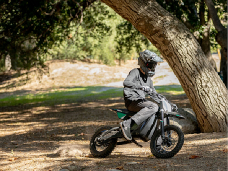 What is the Fastest Razor Electric Dirt Bike? A Speed Guide