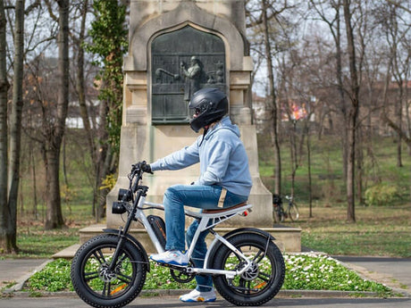 a man riding on engwe m20