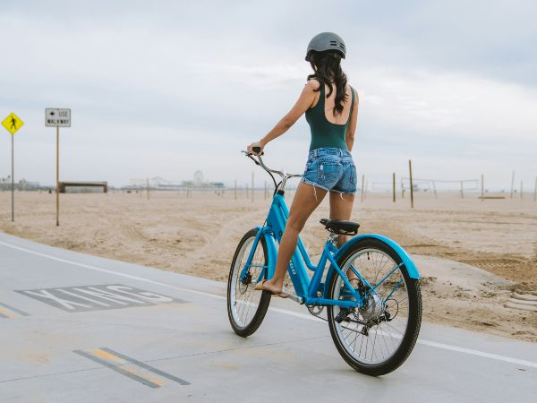 electric women's bicycle Ladies Classic eBike Black mounted battery (capacity Ah) and the charger Colorway 26" Electric Bike for