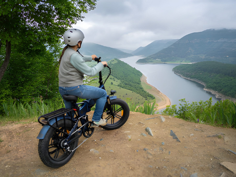 Ebike vs. Dirt Bike: What's the Real Difference?