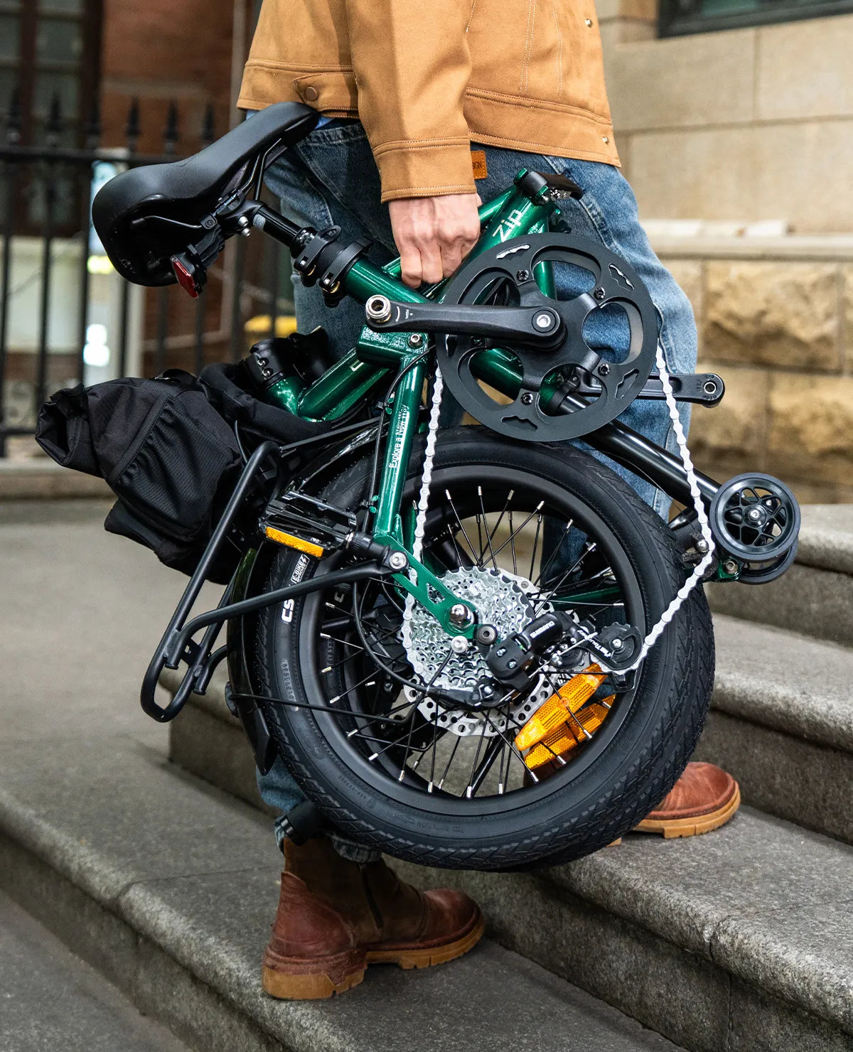 ENGWE ZIP fits in car boot